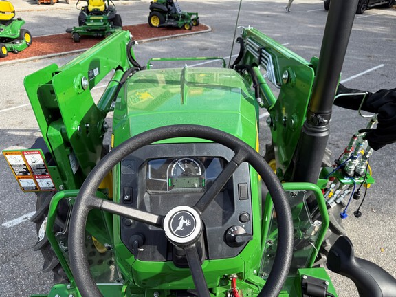 0 John Deere 5050E-8