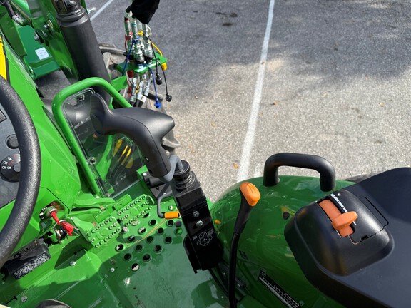 0 John Deere 5050E-7