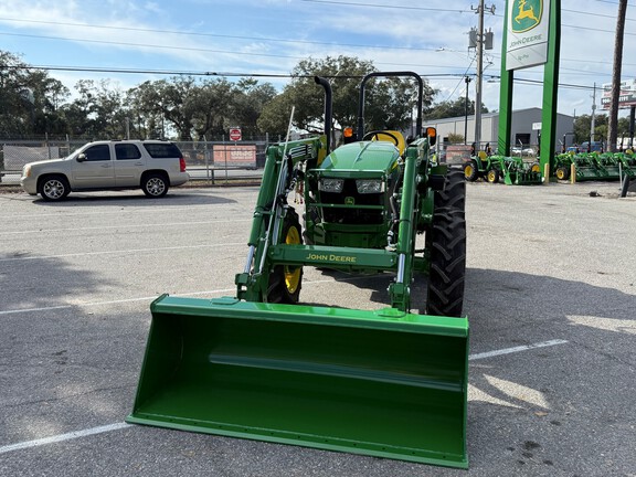 0 John Deere 5050E-9