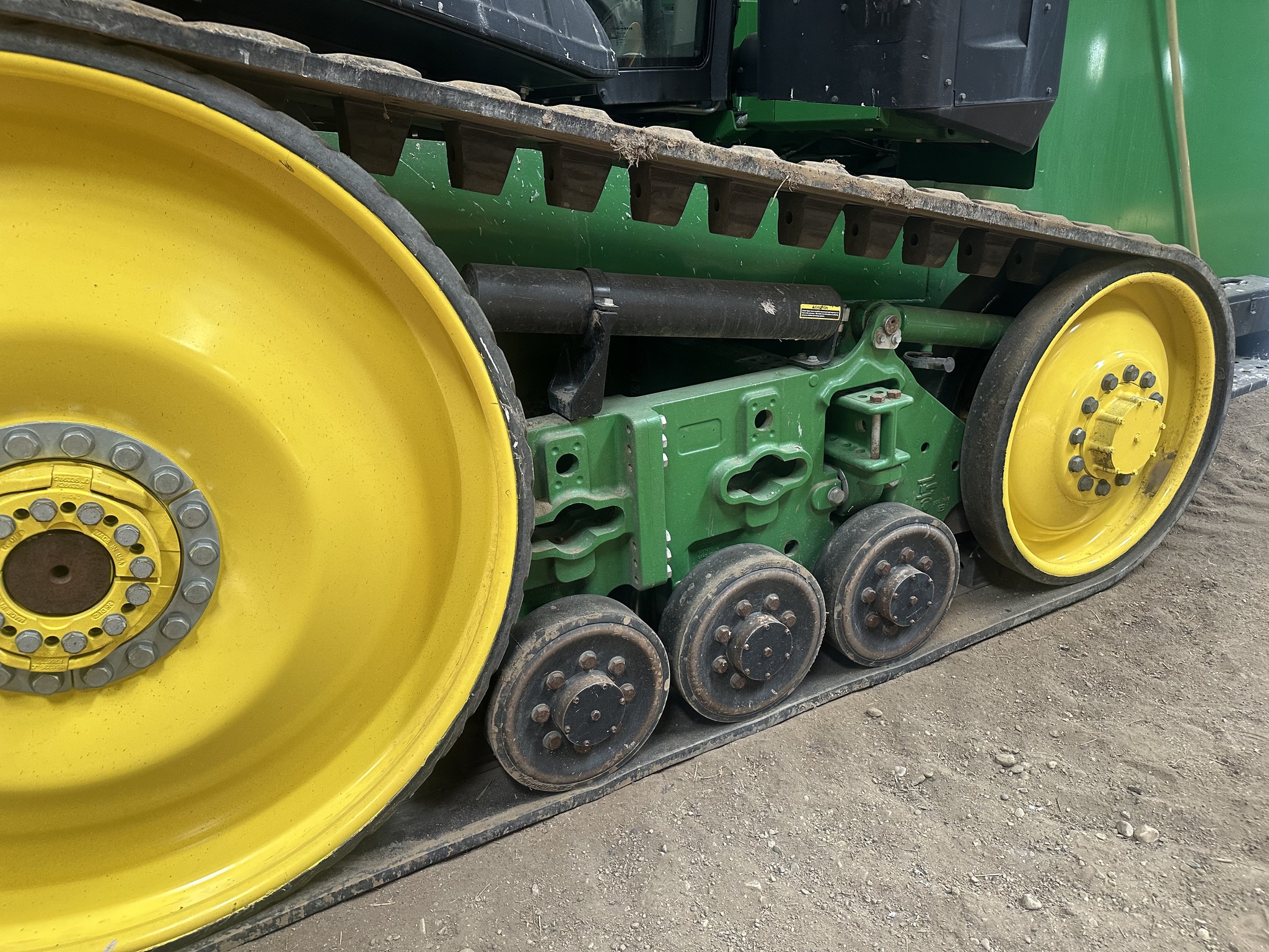 2015 John Deere 8320RT Image 6