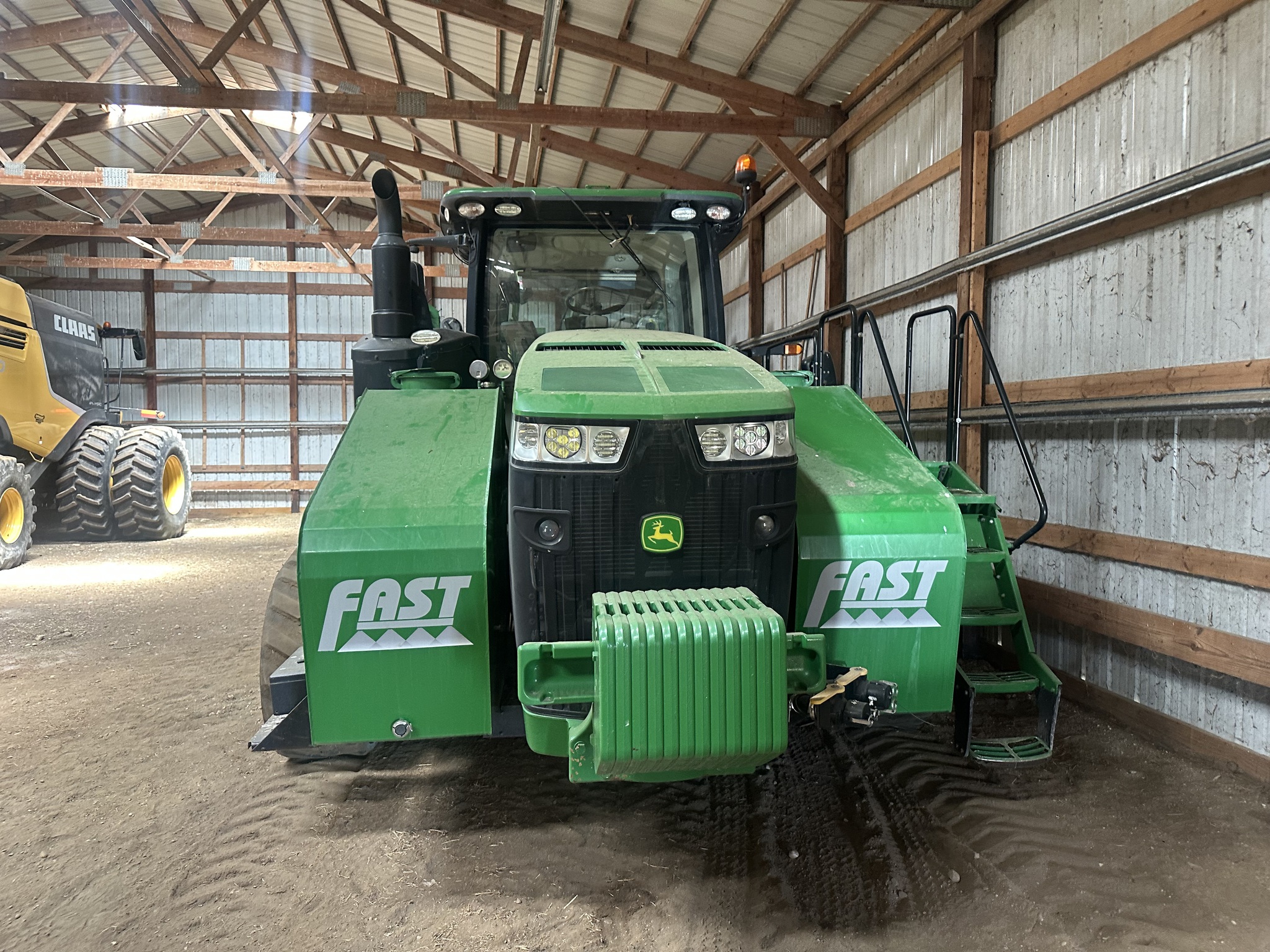 2015 John Deere 8320RT Image 3