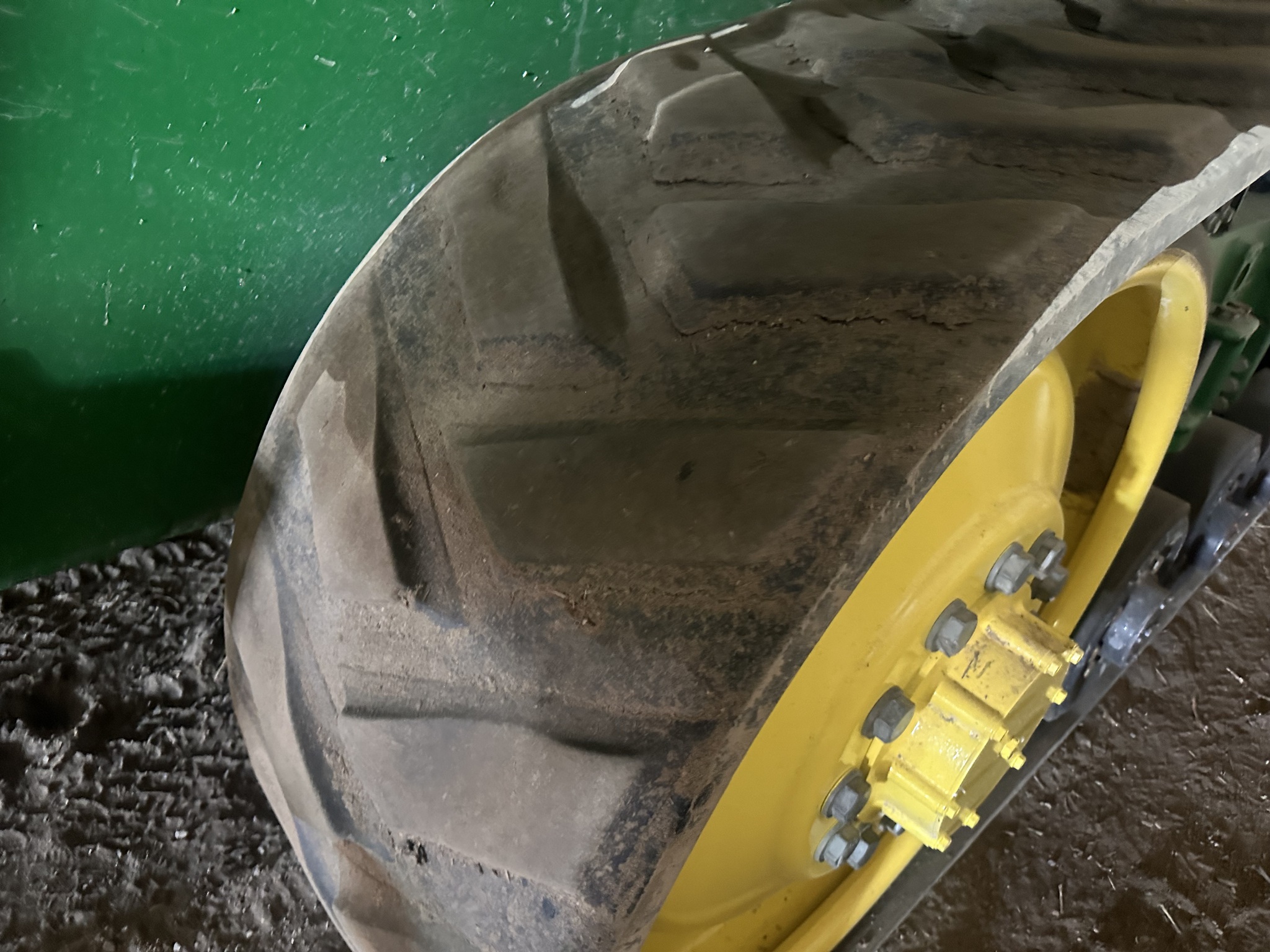 2015 John Deere 8320RT Image 7