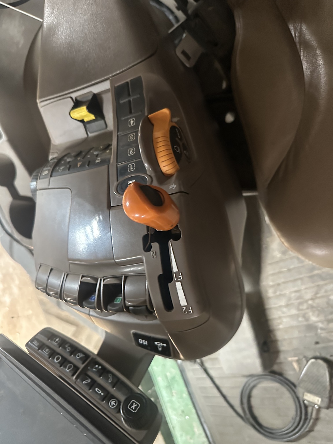 2015 John Deere 8320RT Image 13