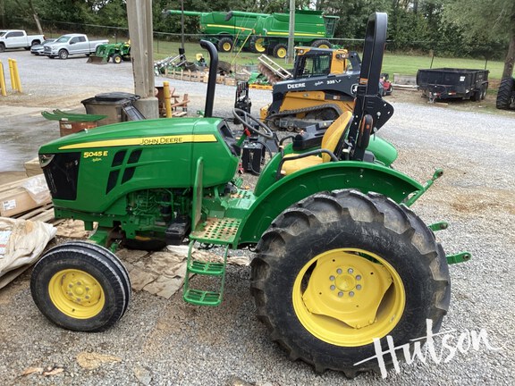Photo of 2022 John Deere 5045E
