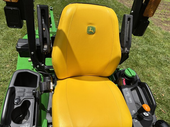 Used 2023 John Deere 1025R Compact Utility Tractors at Koenig Equipment in Germantown, OH - Photo9