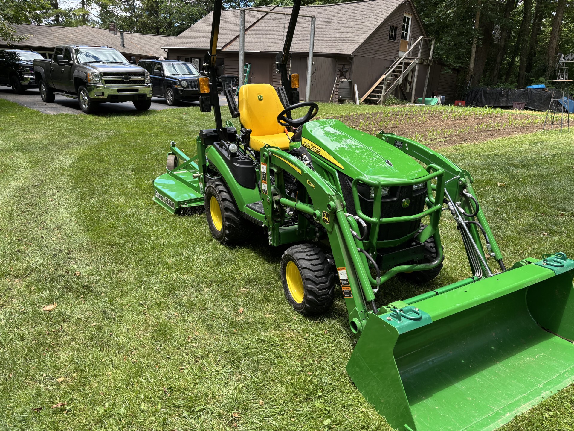 Used 2023 John Deere 1025R Compact Utility Tractors at Koenig Equipment in Germantown, OH - PhotoXL4