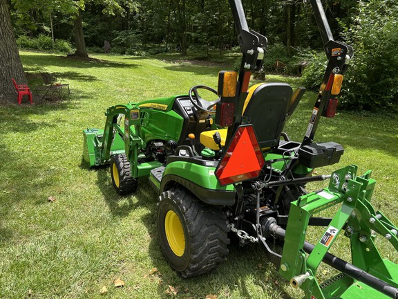 Used 2023 John Deere 1025R Compact Utility Tractors at Koenig Equipment in Germantown, OH - Photo6
