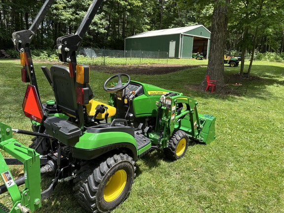 Used 2023 John Deere 1025R Compact Utility Tractors at Koenig Equipment in Germantown, OH - Photo3