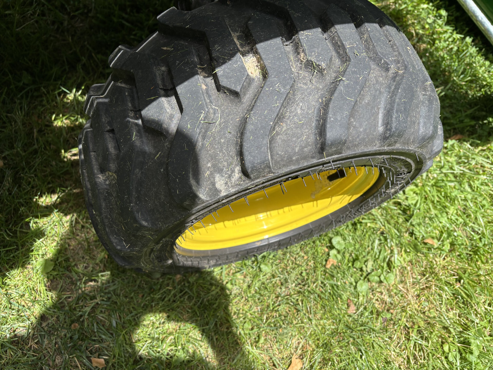 Used 2023 John Deere 1025R Compact Utility Tractors at Koenig Equipment in Germantown, OH - PhotoXL11