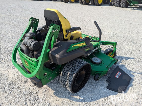 Photo of 2025 John Deere Z960M