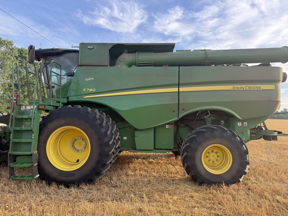 Photo of 2023 John Deere S780
