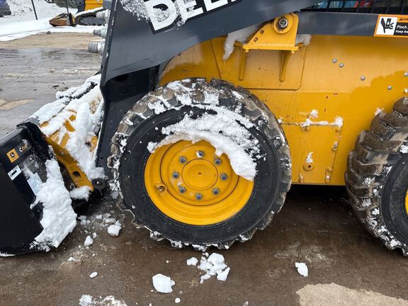 2023 John Deere 318G