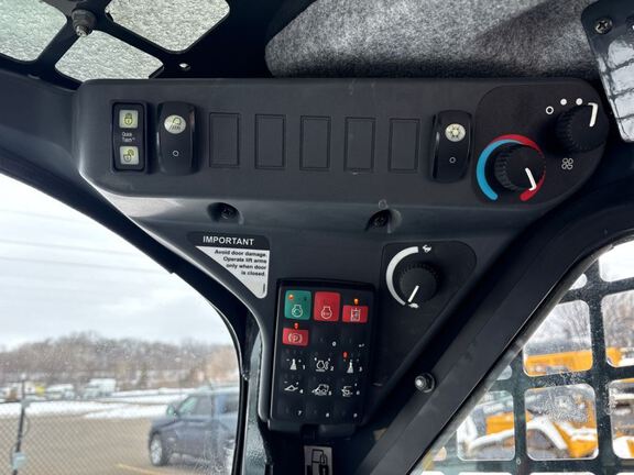 2023 John Deere 318G