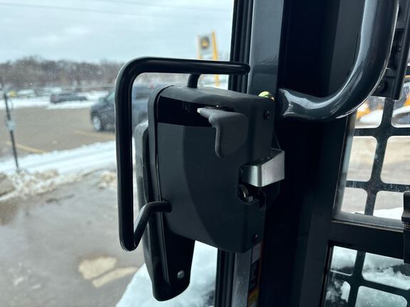 2023 John Deere 318G