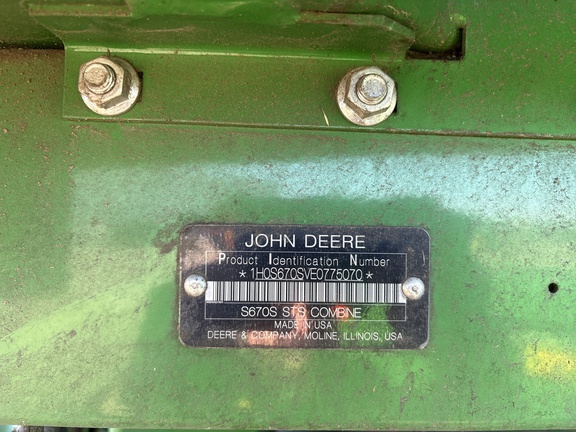 Used 2015 John Deere S670 Combines at Horizon Ag & Turf in Lloydminster, AB - Photo2
