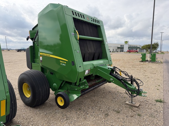  John Deere 560M
