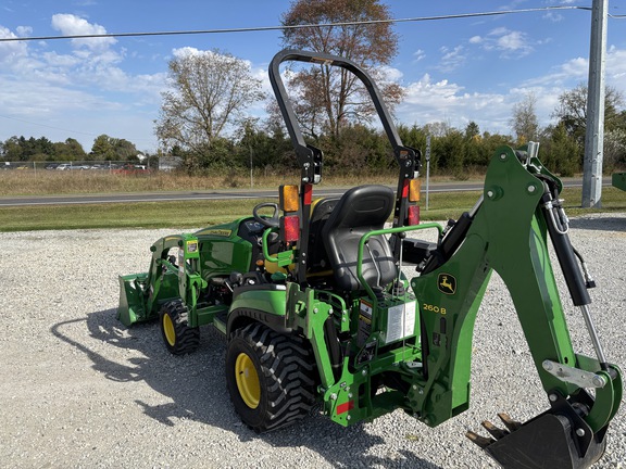 Used 2022 John Deere 1025R Compact Utility Tractors at Koenig Equipment in Richmond, IN - Photo5