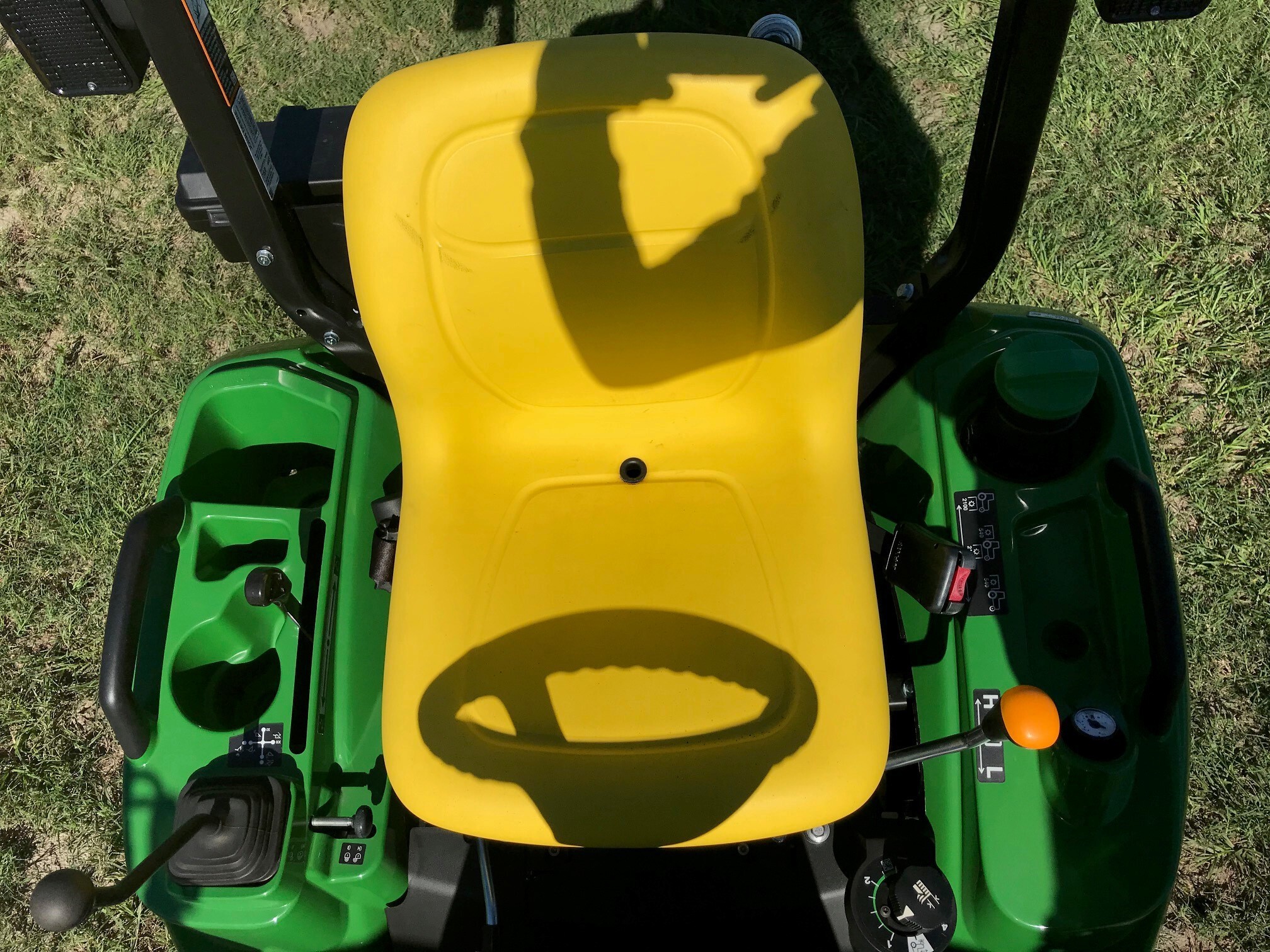 2024 John Deere 1023E Image 5