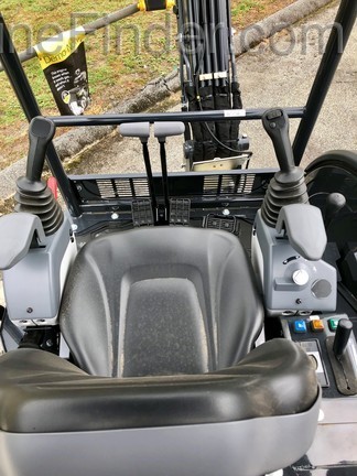 2020 John Deere 26G Image 6