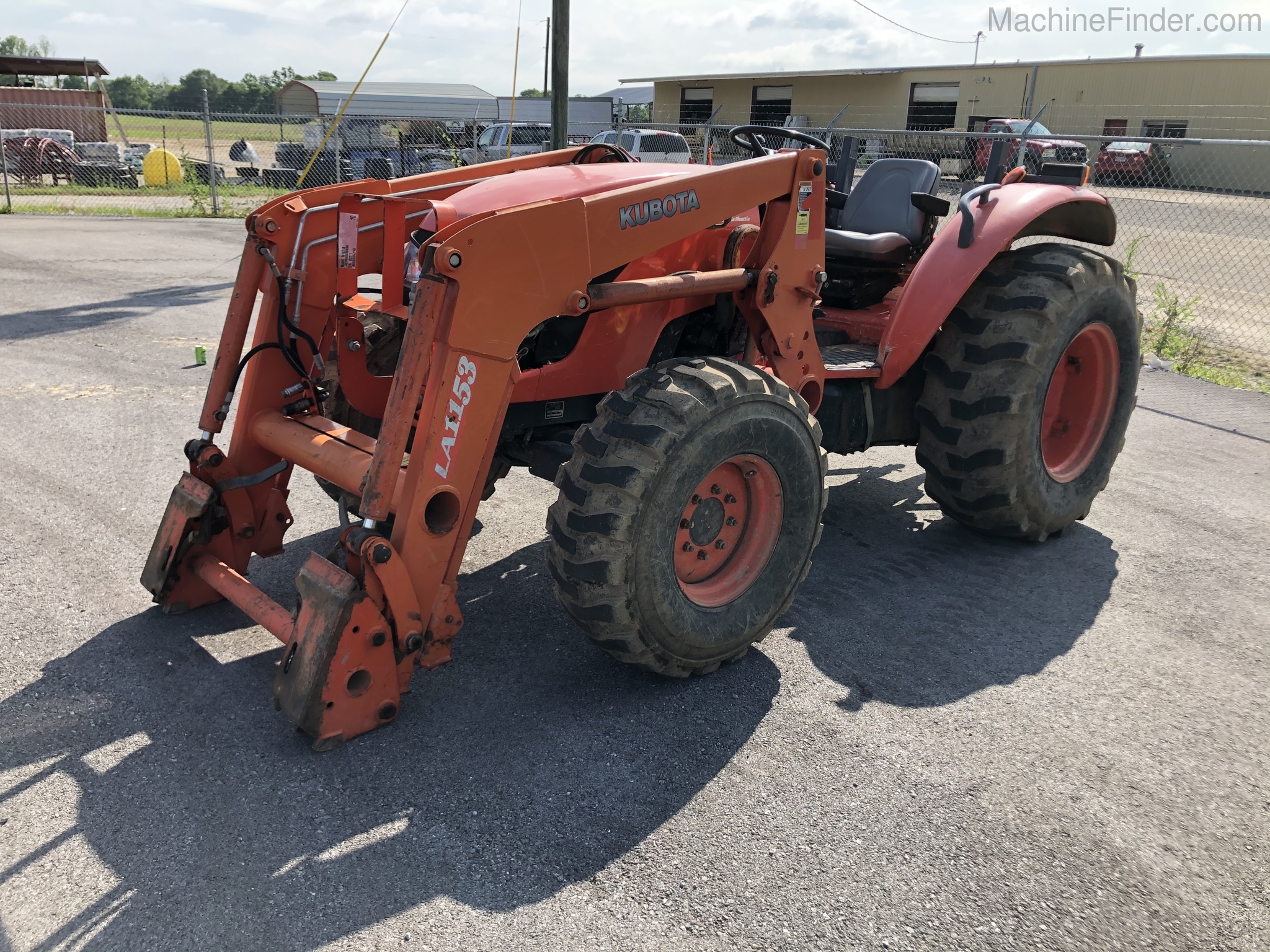 2014 Kubota M7040 Image 2