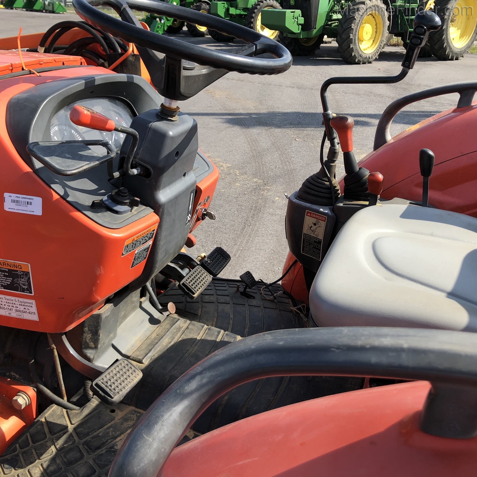 2014 Kubota M7040 Image 4