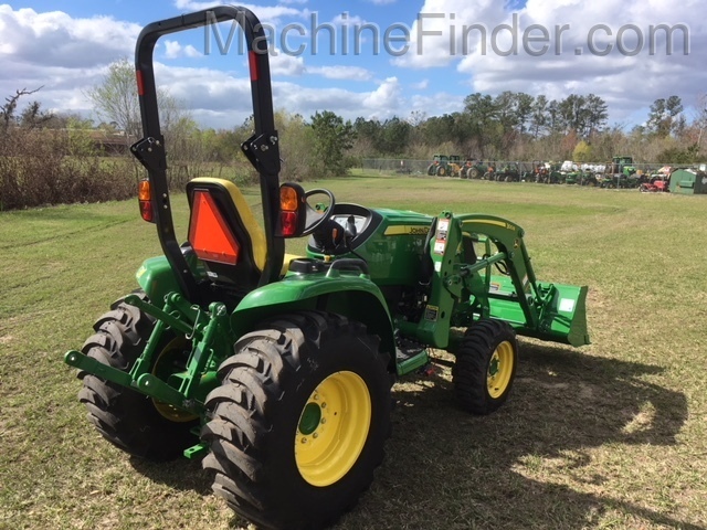 2020 John Deere 3033R Image 4