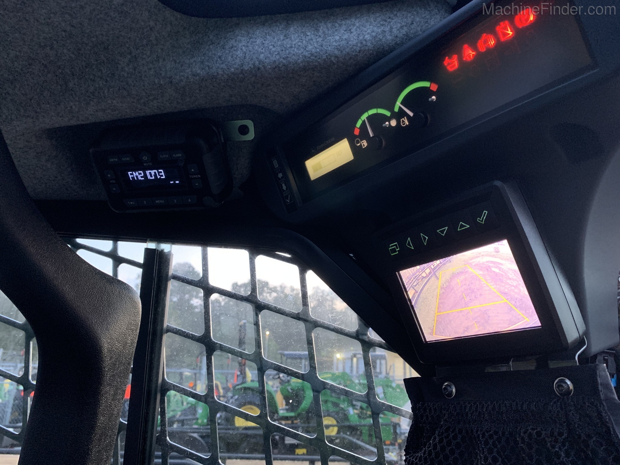 2020 John Deere 331G Image 6