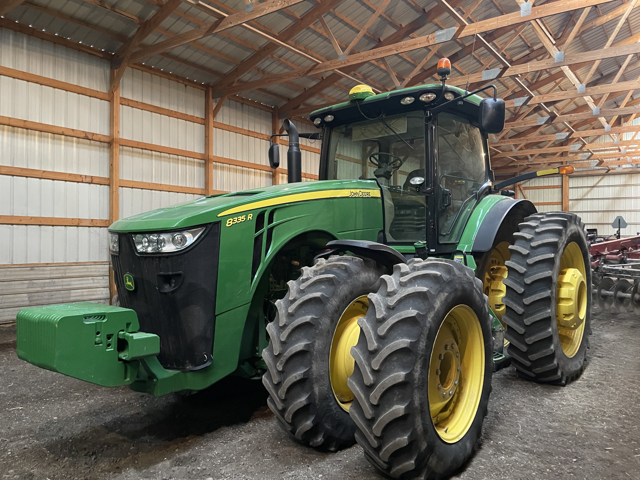 2014 John Deere 8335R Image 1