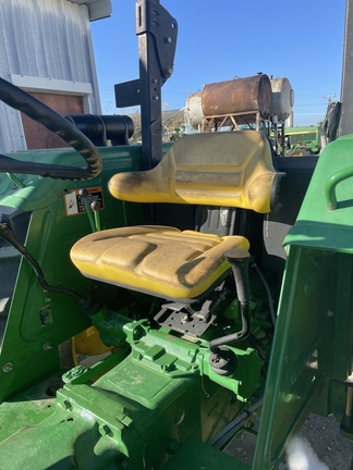 2010 John Deere 5075E Image 3