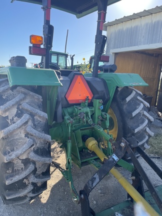 2010 John Deere 5075E Image 5