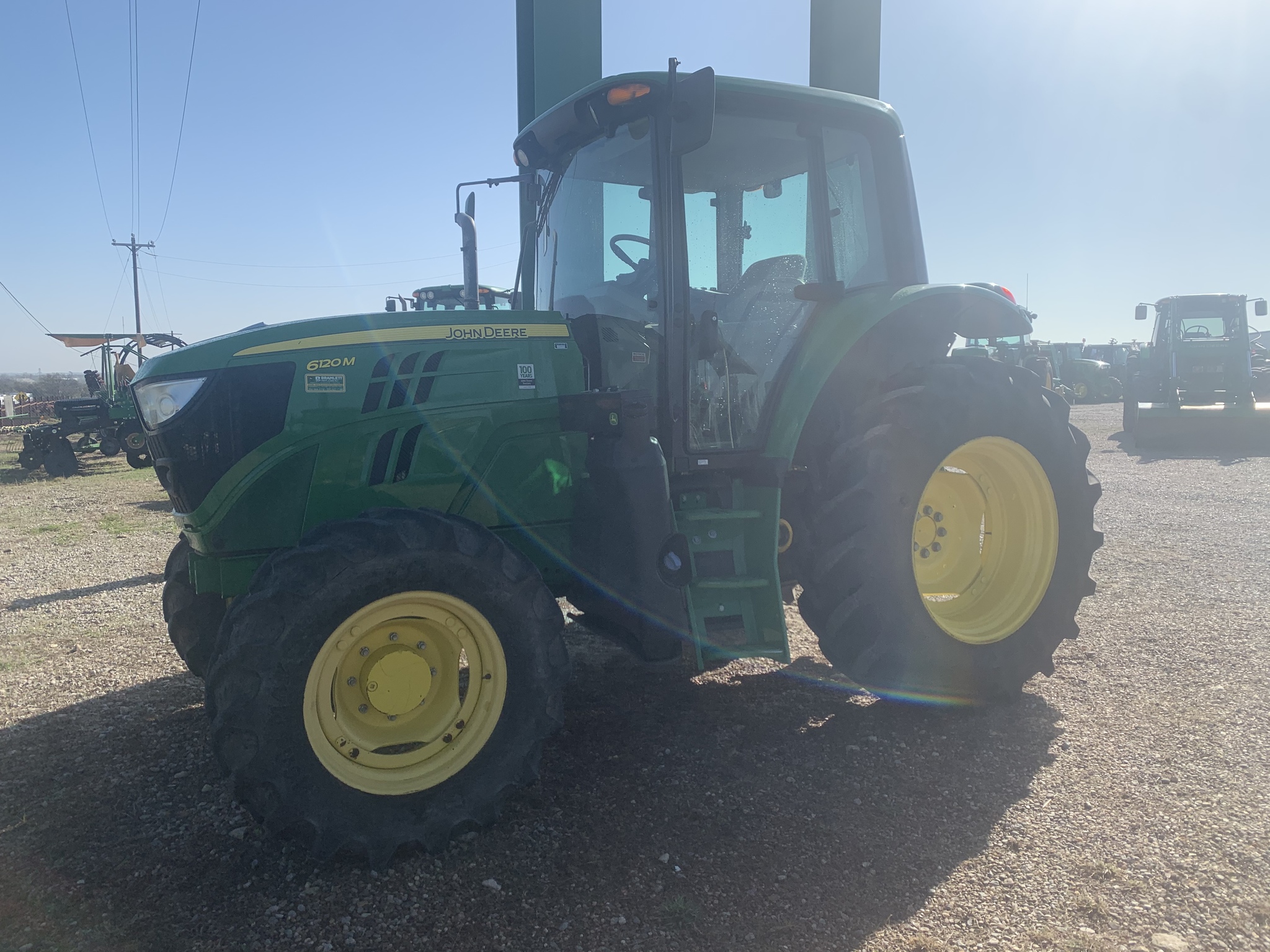 2018 John Deere 6120M Image 1
