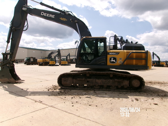 Photo of 2022 John Deere 300GL