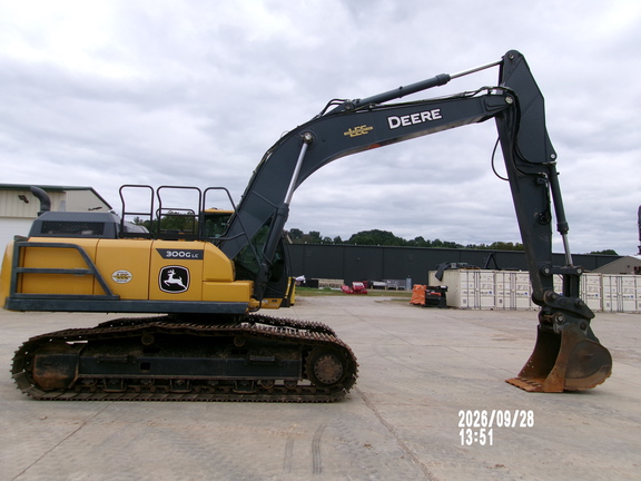 2022 John Deere 300GL
