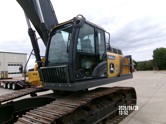 2022 John Deere 300GL