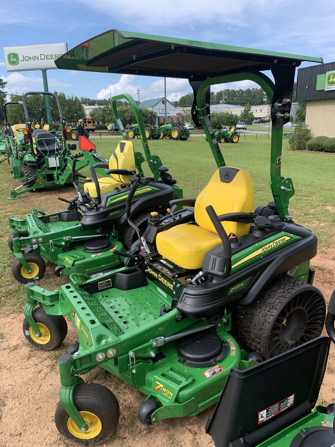2025 John Deere Z920M Image 1