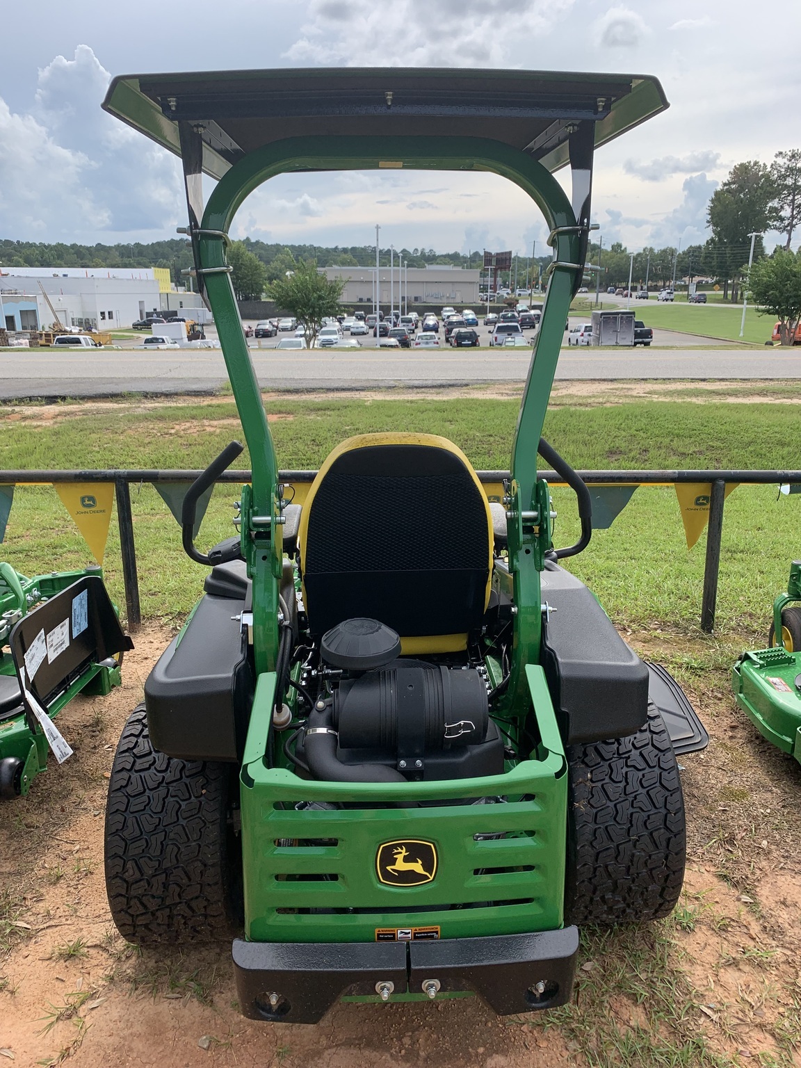 2025 John Deere Z920M Image 4