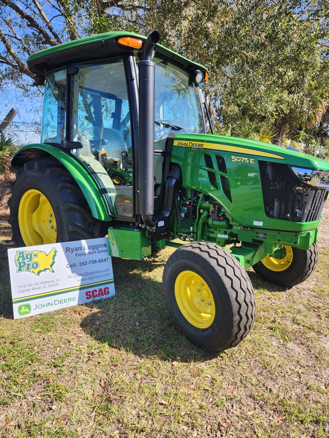 2023 John Deere 5075E Image 2