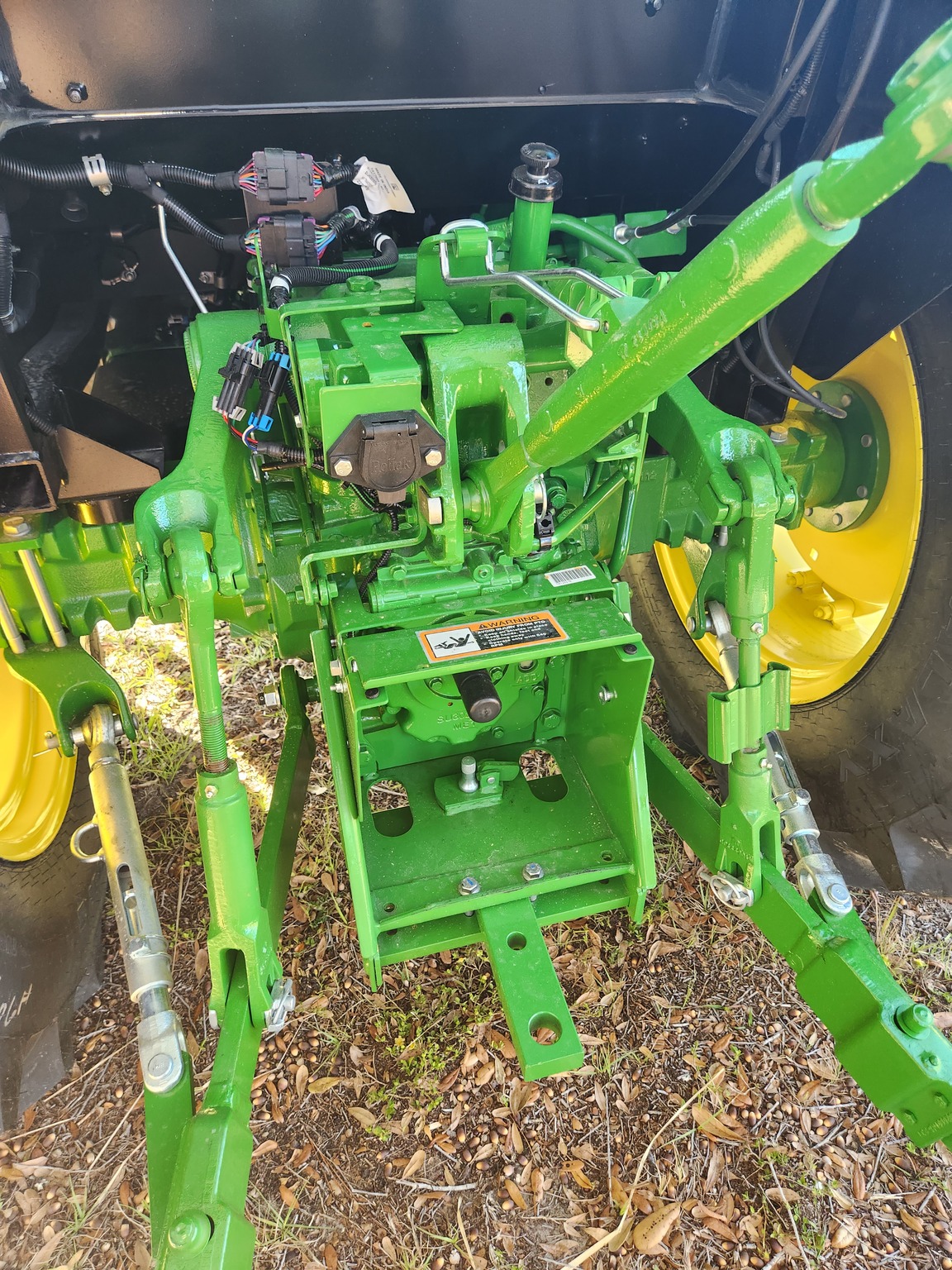 2023 John Deere 5075E Image 6