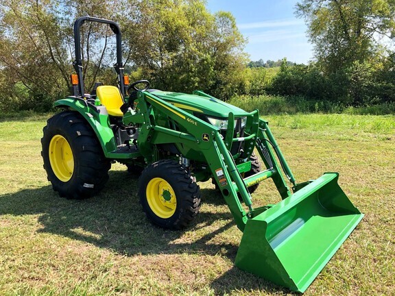 2023 John Deere 4066M Image 8