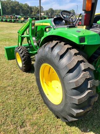 2023 John Deere 4066M Image 4