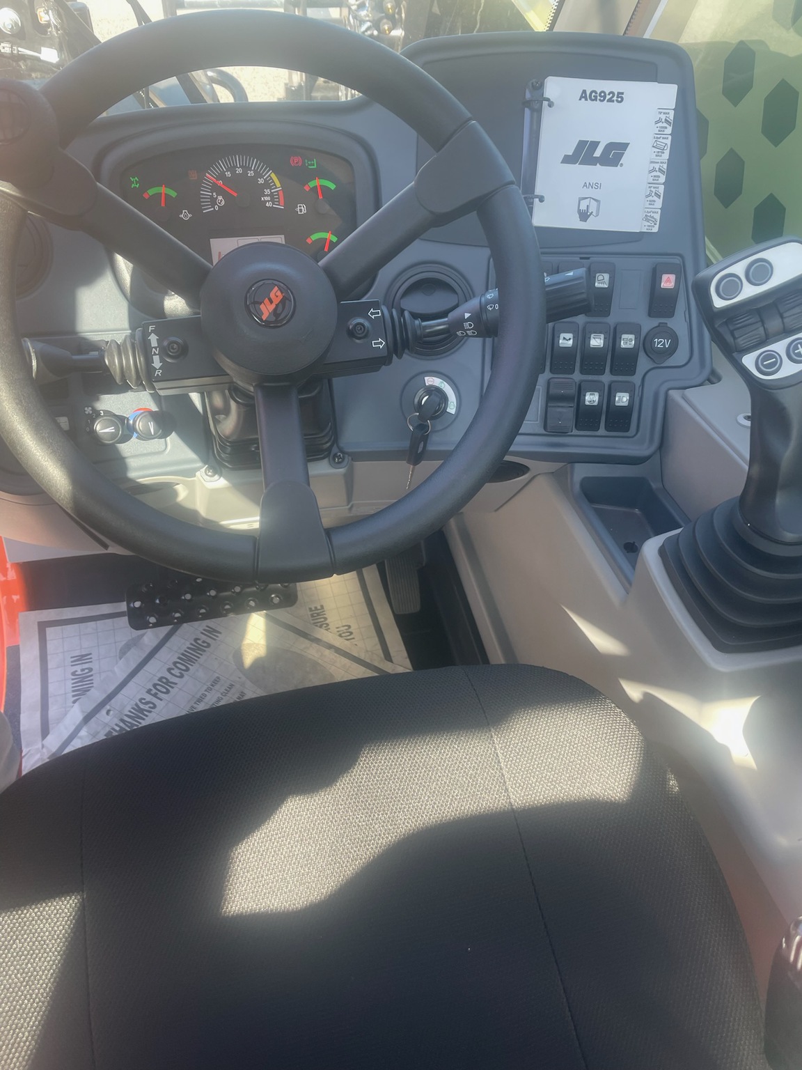 2023 JLG AG925 Image 5