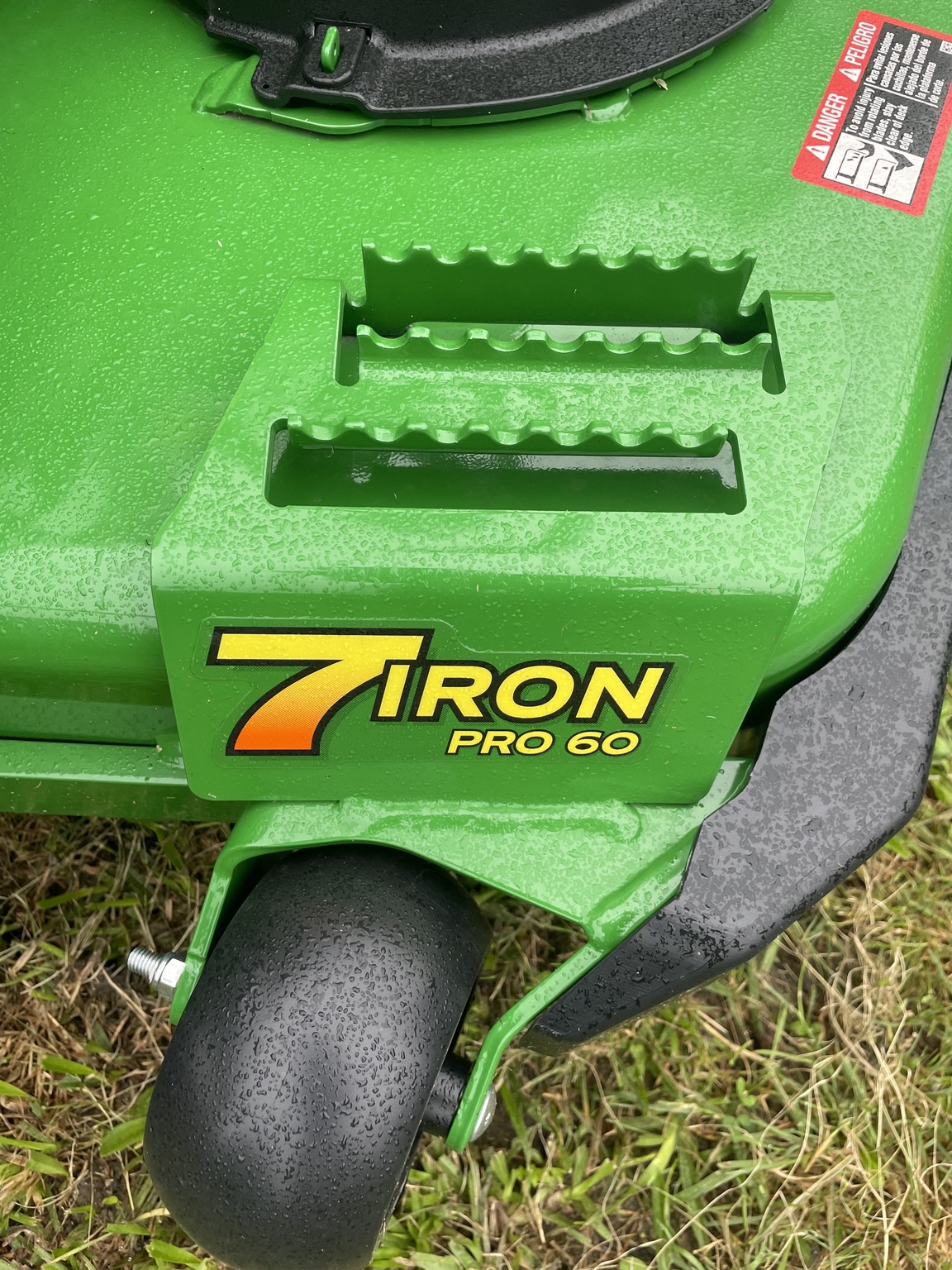 2025 John Deere Z960M Image 5