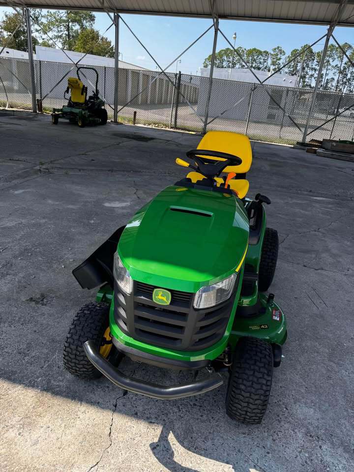 2025 John Deere S220 Image 2