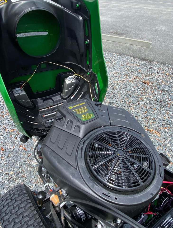 2025 John Deere S220 Image 6