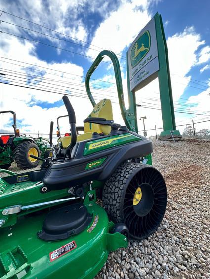 2025 John Deere Z930M Image 1