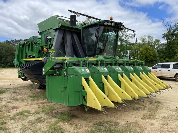 2019 John Deere CP690 Photo 2