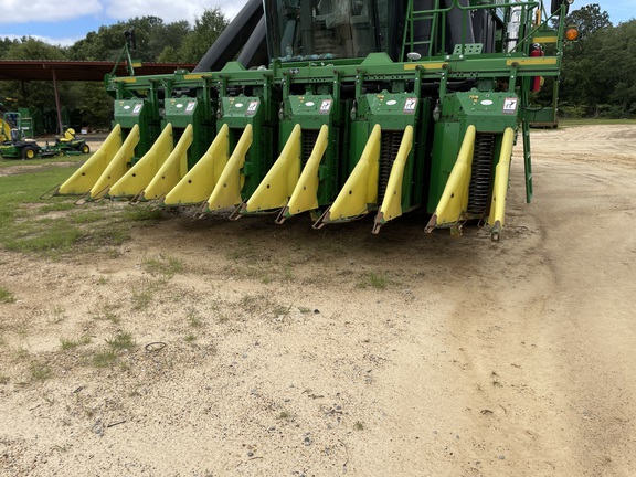 2019 John Deere CP690 Photo 3