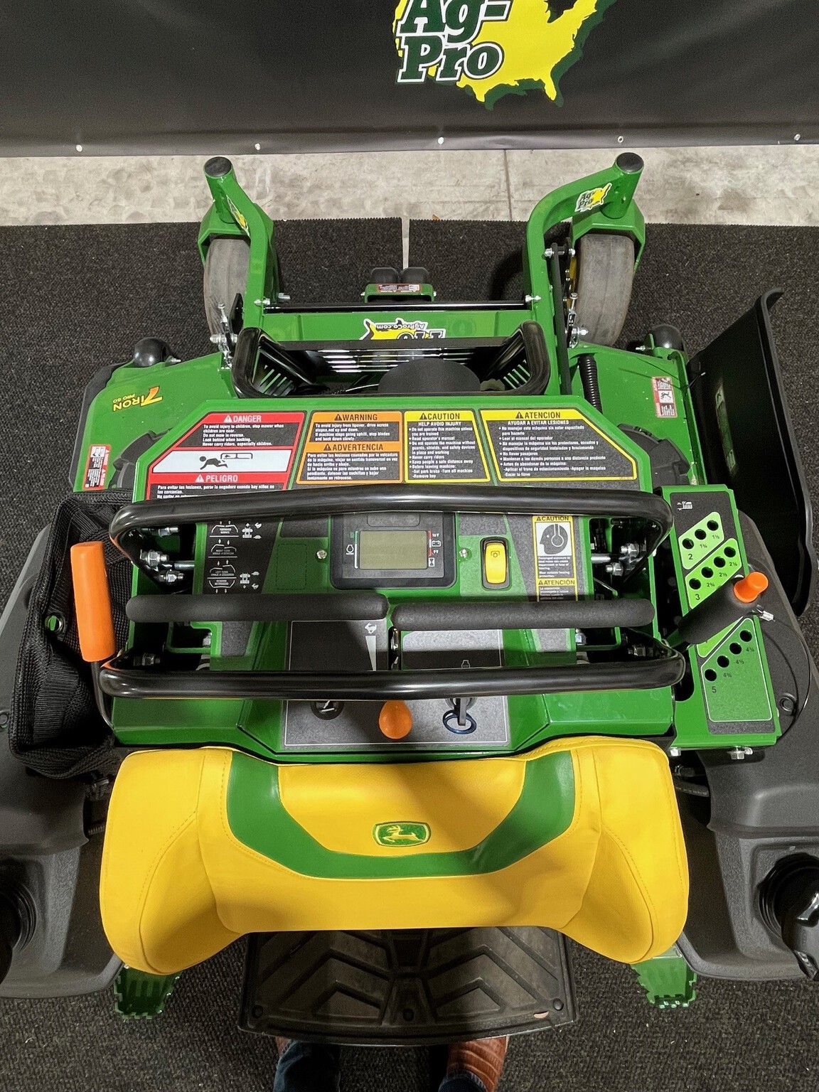 2025 John Deere Q850R Image 3