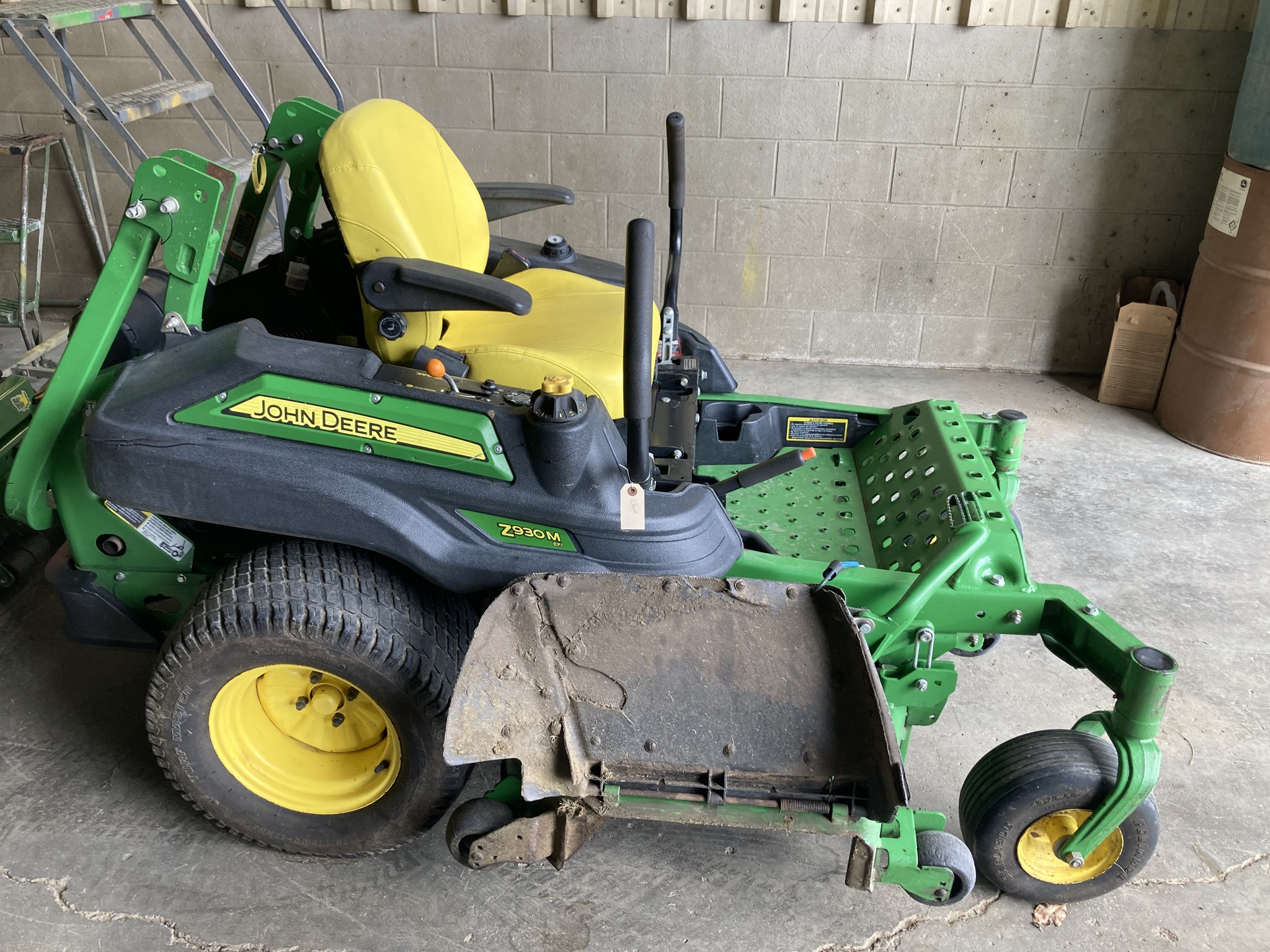 2014 John Deere Z930M EFI Image 1
