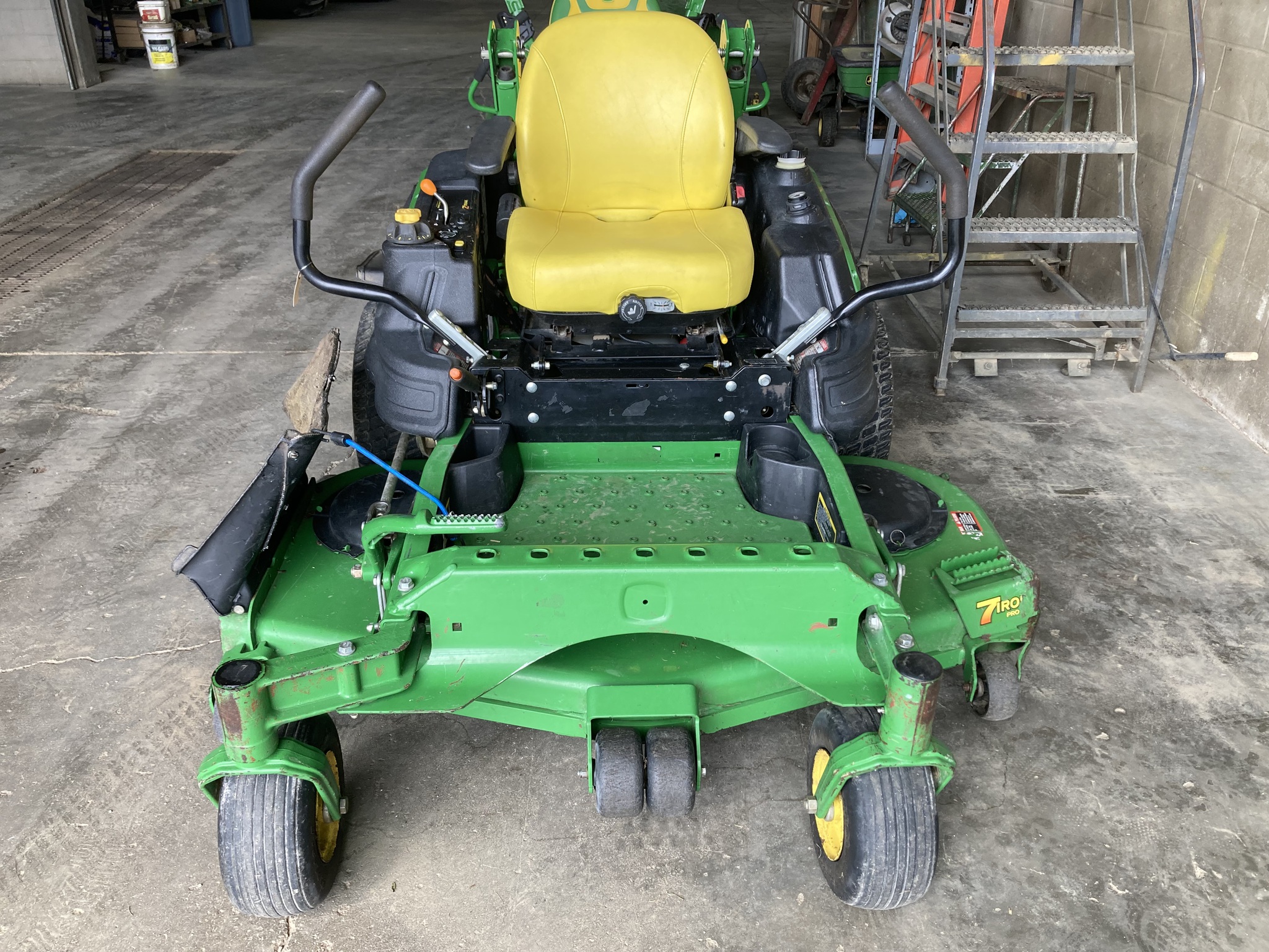 2014 John Deere Z930M EFI Image 2